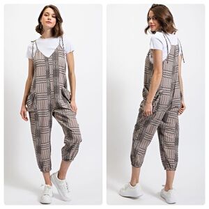 $25 start 141 ❤️ Aztec pattern jumpsuit with pockets